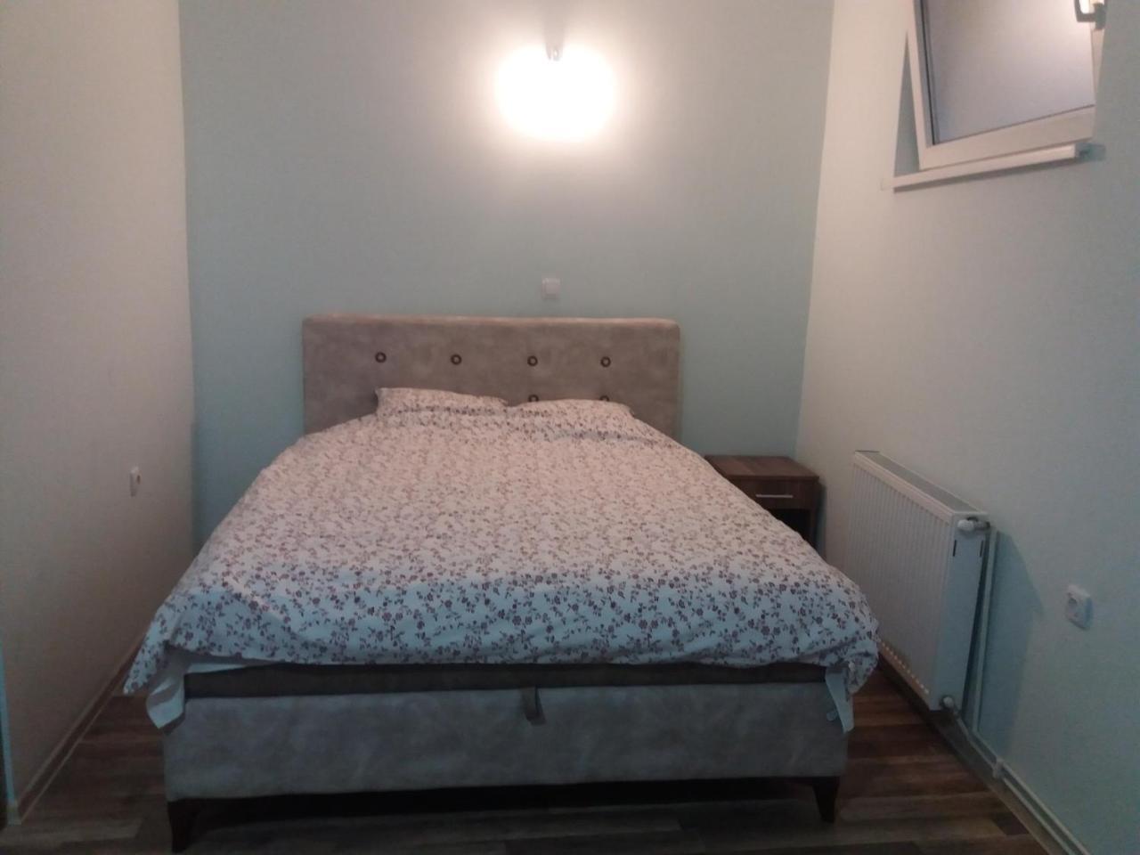 Bed&Breakfast Intermezzo Caffe Kikinda 外观 照片